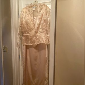 Beautiful special occasion dress, mother of the bride or groom.